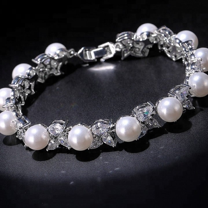 Aubrielle Pear & Pearl Crystal Bridal Bracelet