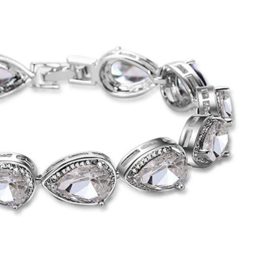 Sofía Pear Halo Crystal Bridal Bracelet